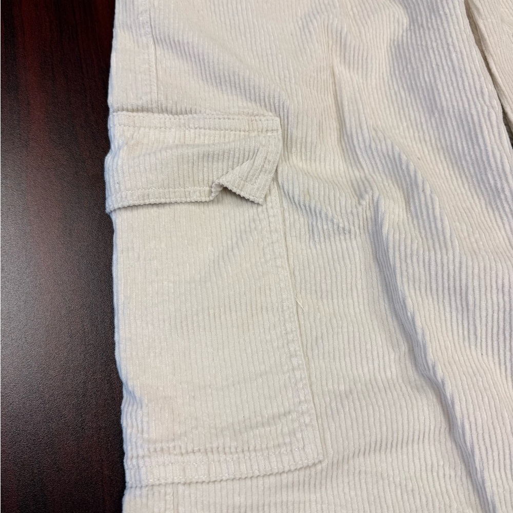 Hollister Women's Cream Wide Leg Corduroy Pants - Picture 4 of 8